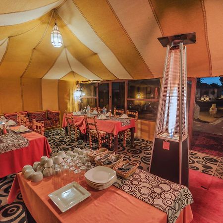 Desert Experience Glamping เมอร์ซูกา ภายนอก รูปภาพ