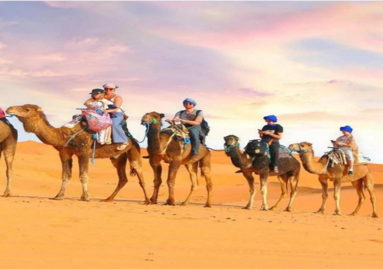 Desert Experience Glamping เมอร์ซูกา ภายนอก รูปภาพ