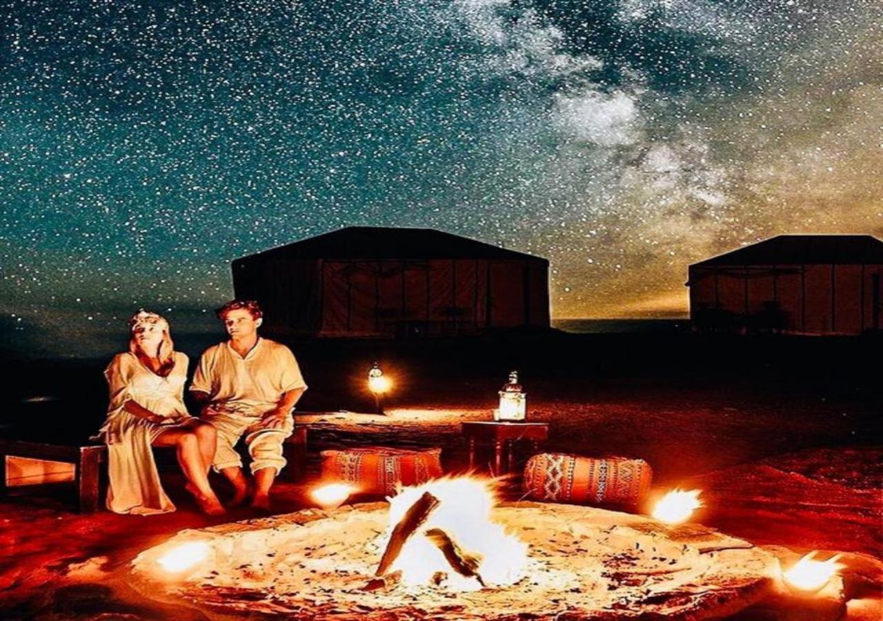 Desert Experience Glamping เมอร์ซูกา ภายนอก รูปภาพ