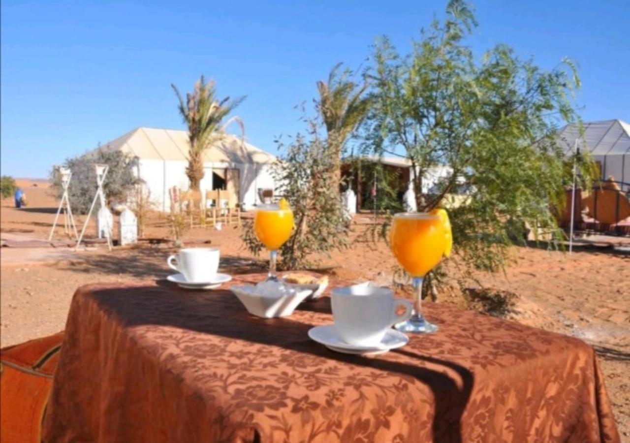 Desert Experience Glamping เมอร์ซูกา ภายนอก รูปภาพ