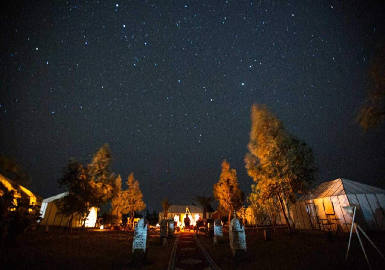 Desert Experience Glamping เมอร์ซูกา ภายนอก รูปภาพ
