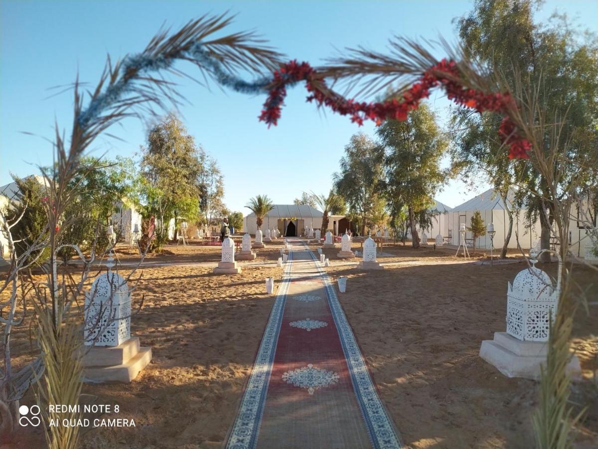 Desert Experience Glamping เมอร์ซูกา ภายนอก รูปภาพ