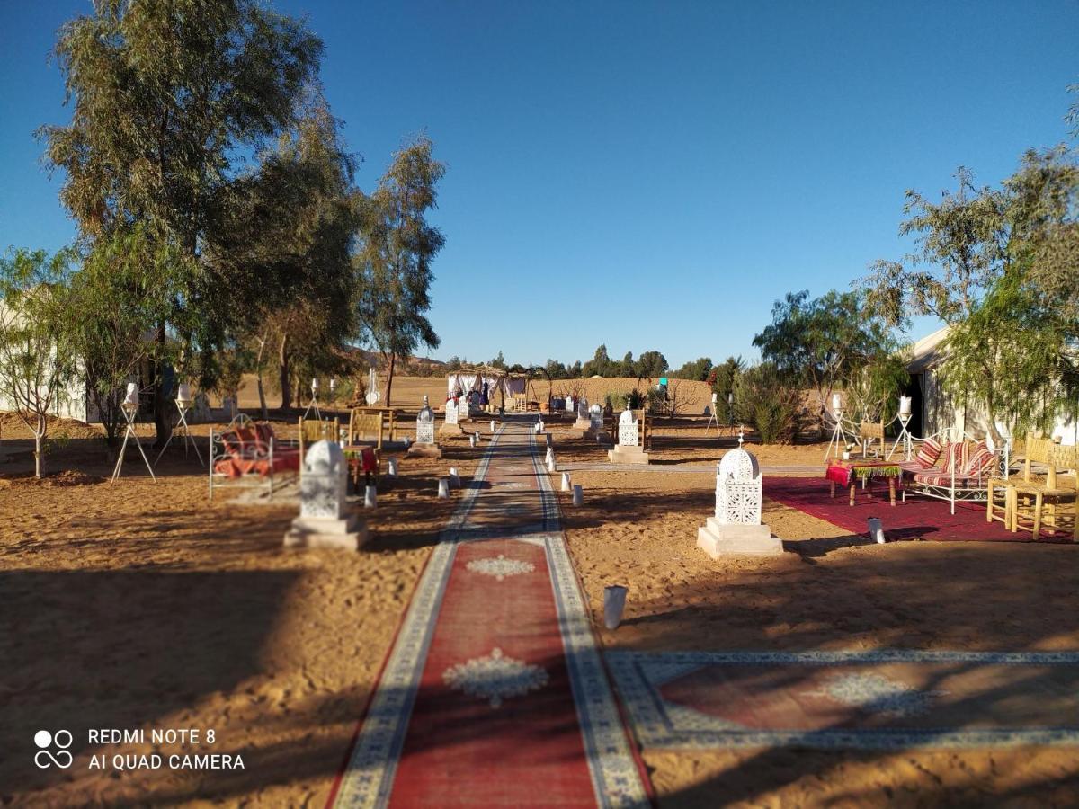 Desert Experience Glamping เมอร์ซูกา ภายนอก รูปภาพ
