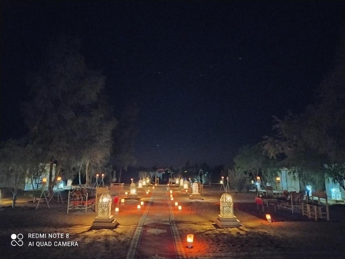 Desert Experience Glamping เมอร์ซูกา ภายนอก รูปภาพ