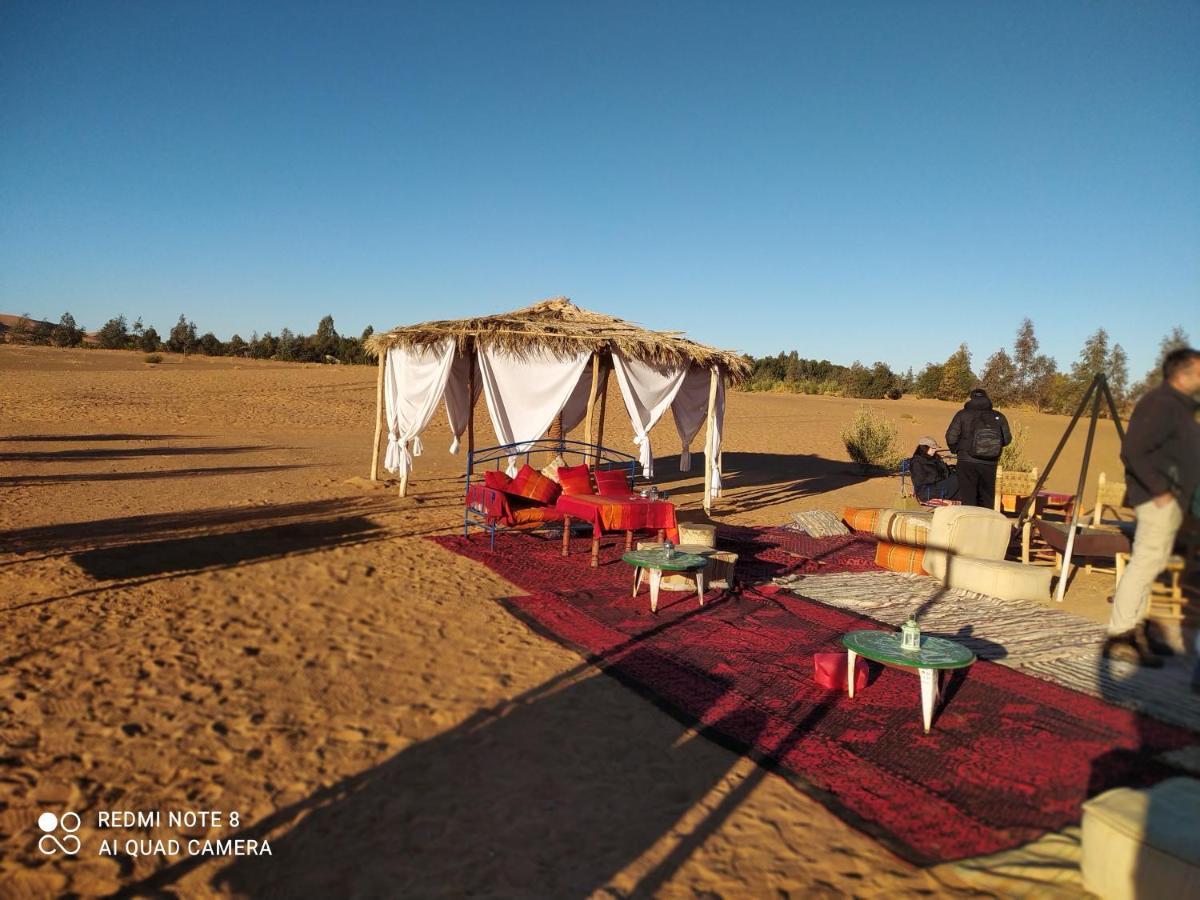 Desert Experience Glamping เมอร์ซูกา ภายนอก รูปภาพ