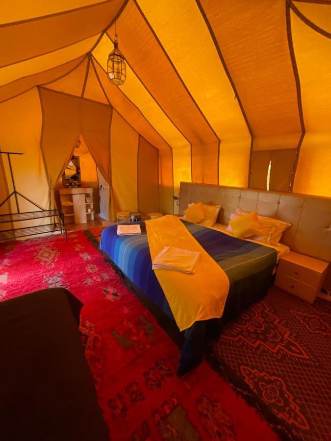Desert Experience Glamping เมอร์ซูกา ภายนอก รูปภาพ