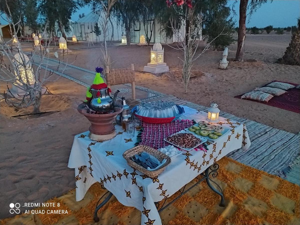 Desert Experience Glamping เมอร์ซูกา ภายนอก รูปภาพ