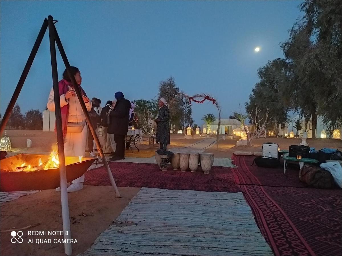 Desert Experience Glamping เมอร์ซูกา ภายนอก รูปภาพ