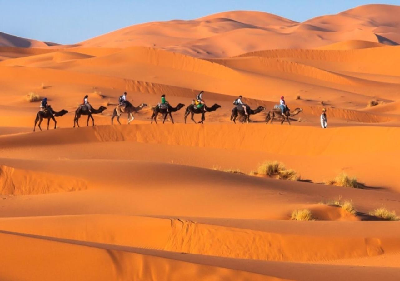 Desert Experience Glamping เมอร์ซูกา ภายนอก รูปภาพ