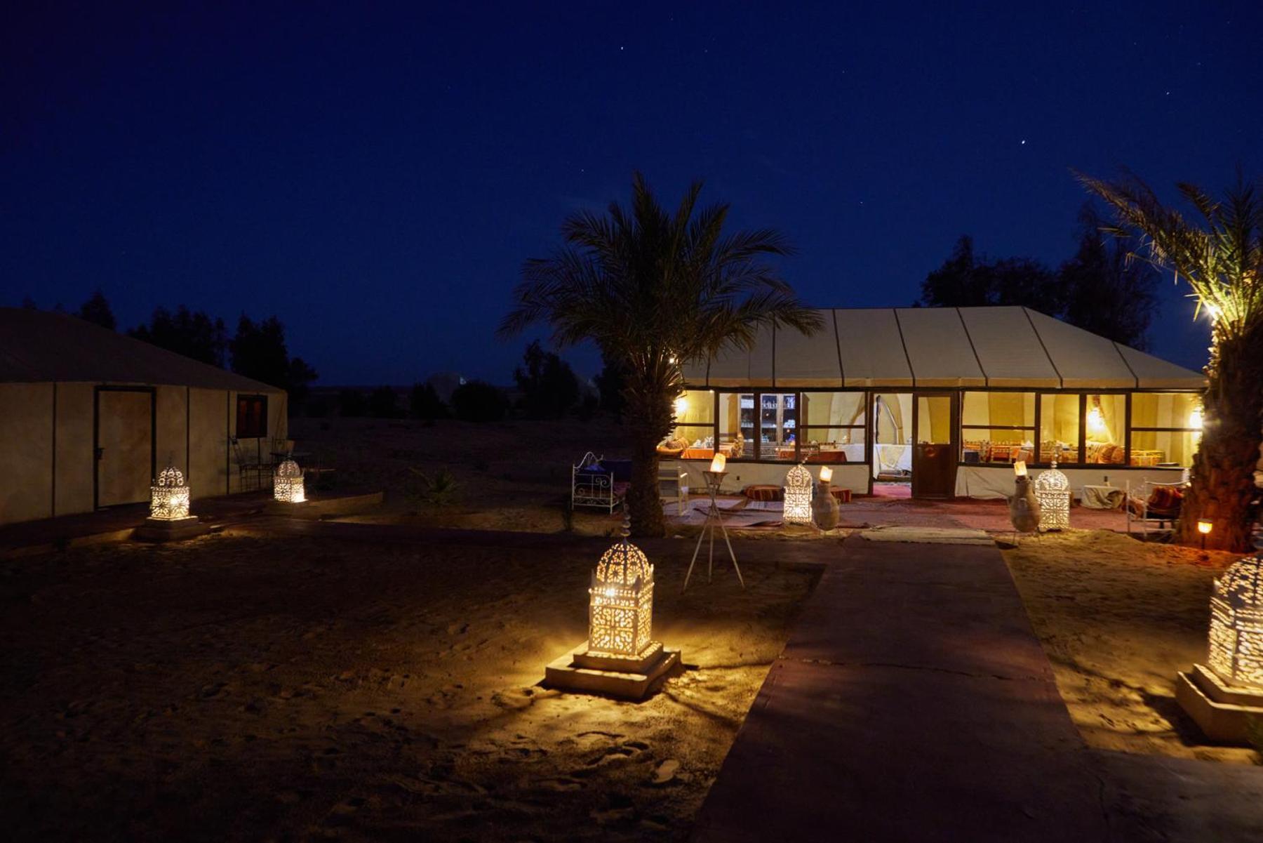 Desert Experience Glamping เมอร์ซูกา ภายนอก รูปภาพ